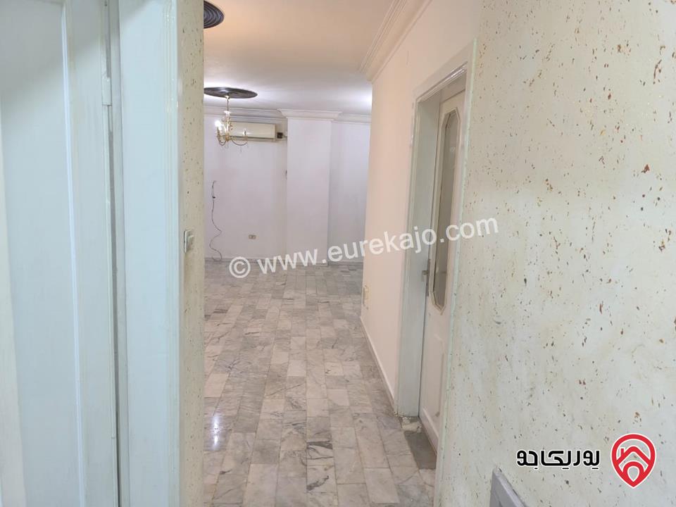 شقة للبيع أو للإيجار مساحة 99م طابق ثالث في اجمل وأهدأ احياء تلاع العلي- الجاردنز خلف جبري المركزي وتبعد الشقة 3 كيلومترات عن الجامعة الأردنية