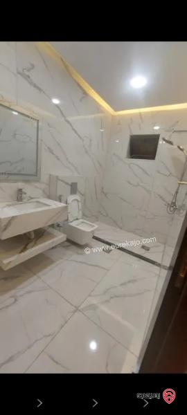 شقة أرضية مساحة 160م داخلي و 30م خارجي للإيجار في عمان - المدينة الرياضية 