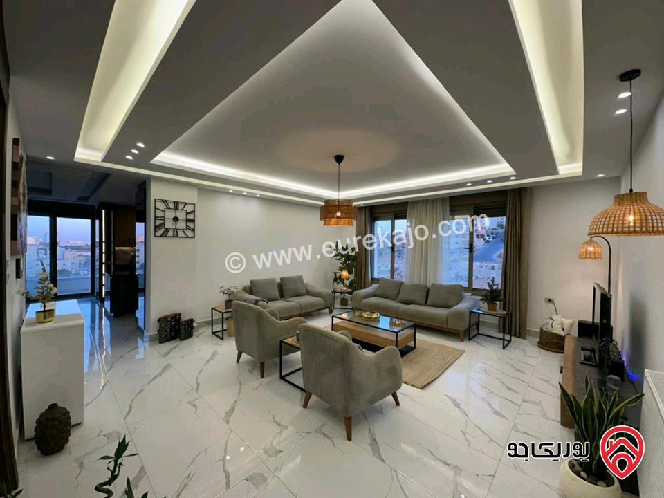 شقة فاخرة طابق ثالث مساحة 242م للايجار مفروشة في عمان - الجبيهة