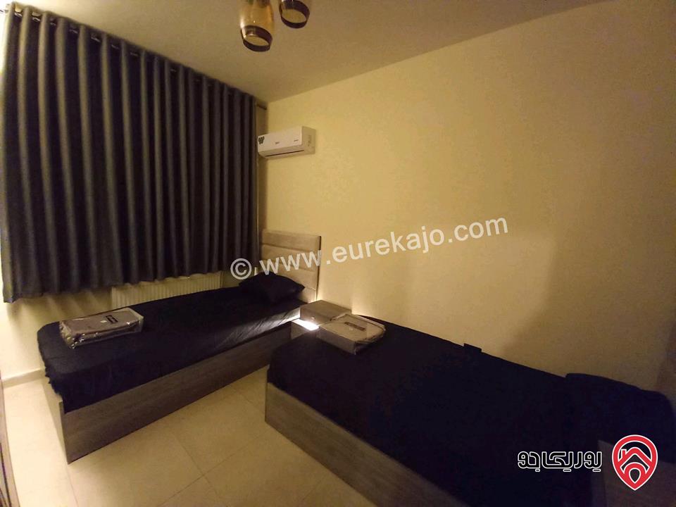 شقة مفروشة سوبر ديلوكس مساحة 120م داخلي و 100م خارجي للايجار في عمان - الجاردنز 