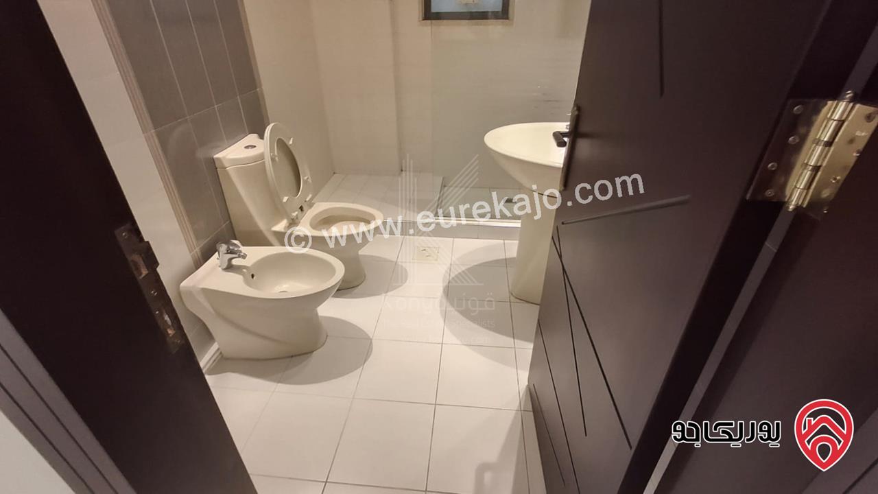 شقة مميزة طابق ثالث مساحة 190م مع روف 25م وترس 120م للبيع أو للايجار في عمان - دير غبار