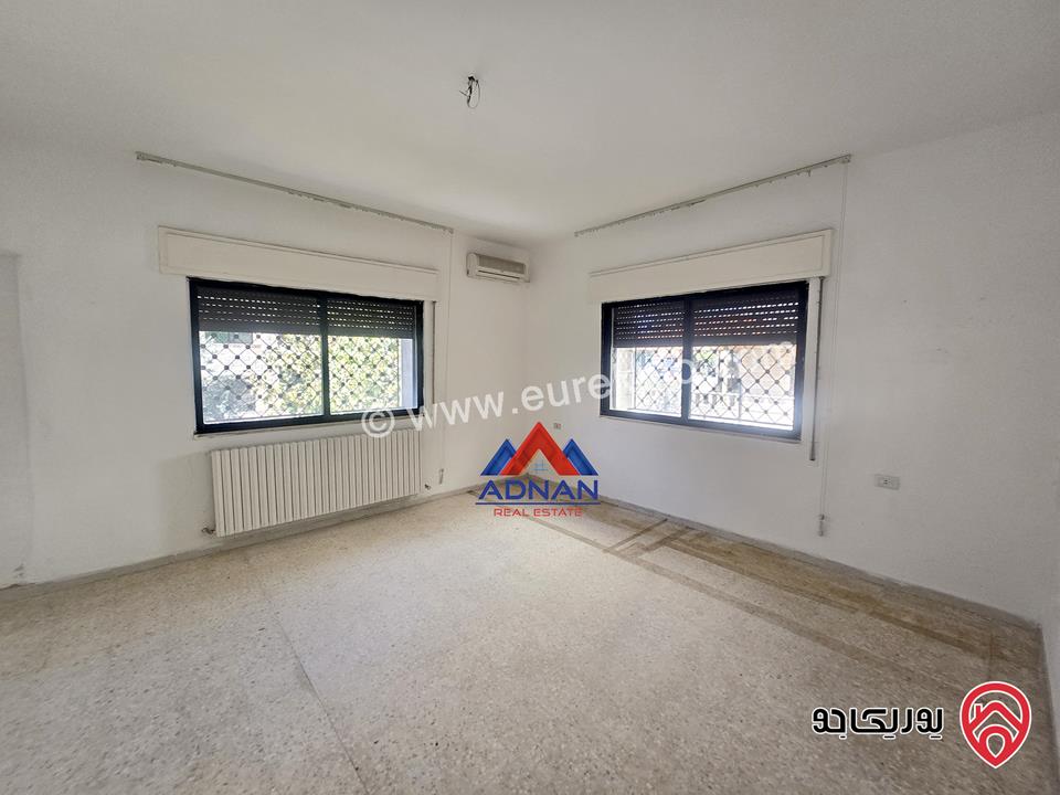 فيلا مستقلة مساحة 500م على أرض 803م للبيع في عمان - تلاع العلي شارع المدينة المنورة