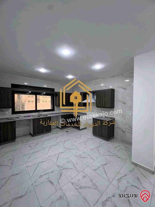 شقة جديدة مساحة 200م طابق ارضي معلق للإيجار في عمان - ضاحية الرشيد 