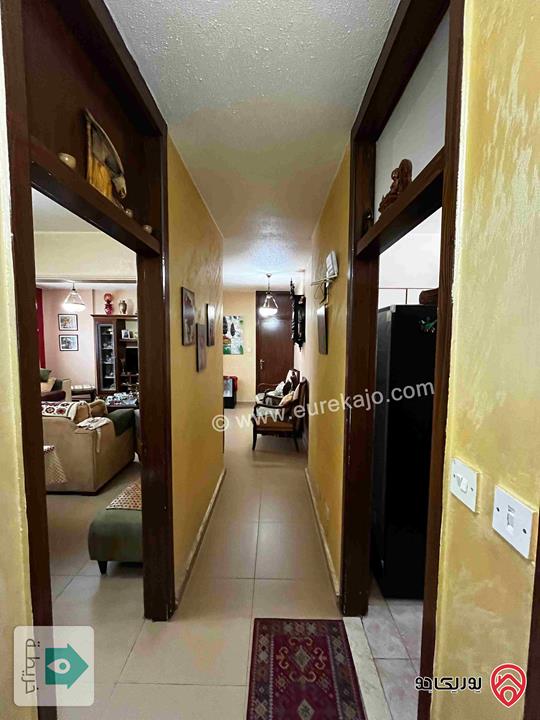 شقة مساحة 130م داخلي و 170م خارجي للبيع في عمان - ابو نصير حارة ٢