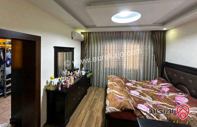 شقة فارغة طابق ثاني مساحة 244م للايجار في عمان - خلدا 