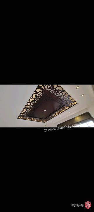 شقة أرضية مساحة 245م داخلي و 100م خارجي للبيع في عمان - ناعور