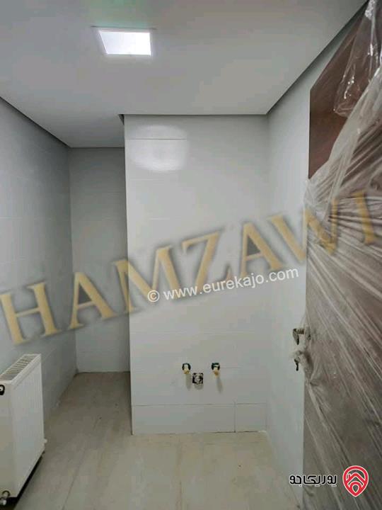 شقة دوبلكس أرضية مساحة 300م داخلي و 250م خارجي للايجار في عمان - حي الصحابة 