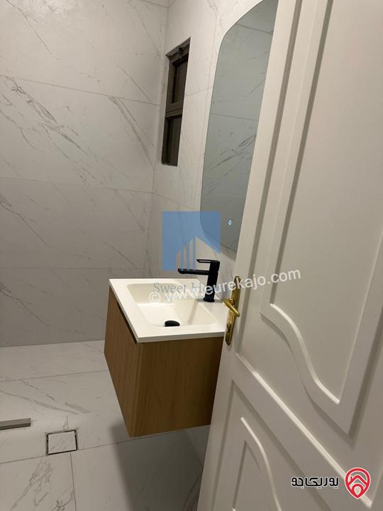 شقة فاخرة طابق ثاني 210م تشطيب سوبر ديلوكس للبيع في عمان - دير غبار