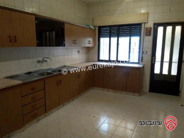 شقة أرضية مساحة 176م داخلي و 200م خارجي للايجار في عمان - الصويفية 