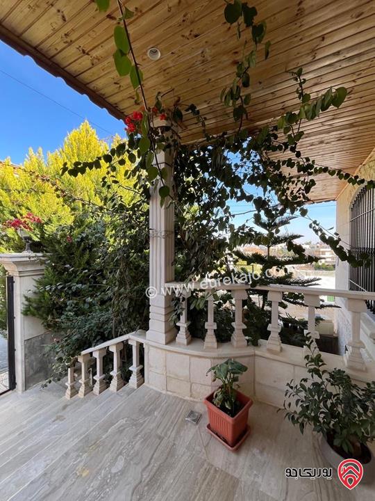 فيلا مع شقتين مساحة 800م على أرض 750م للبيع بإطلالة خلابة في عمان - بدر الجديدة من المالك مباشرة 