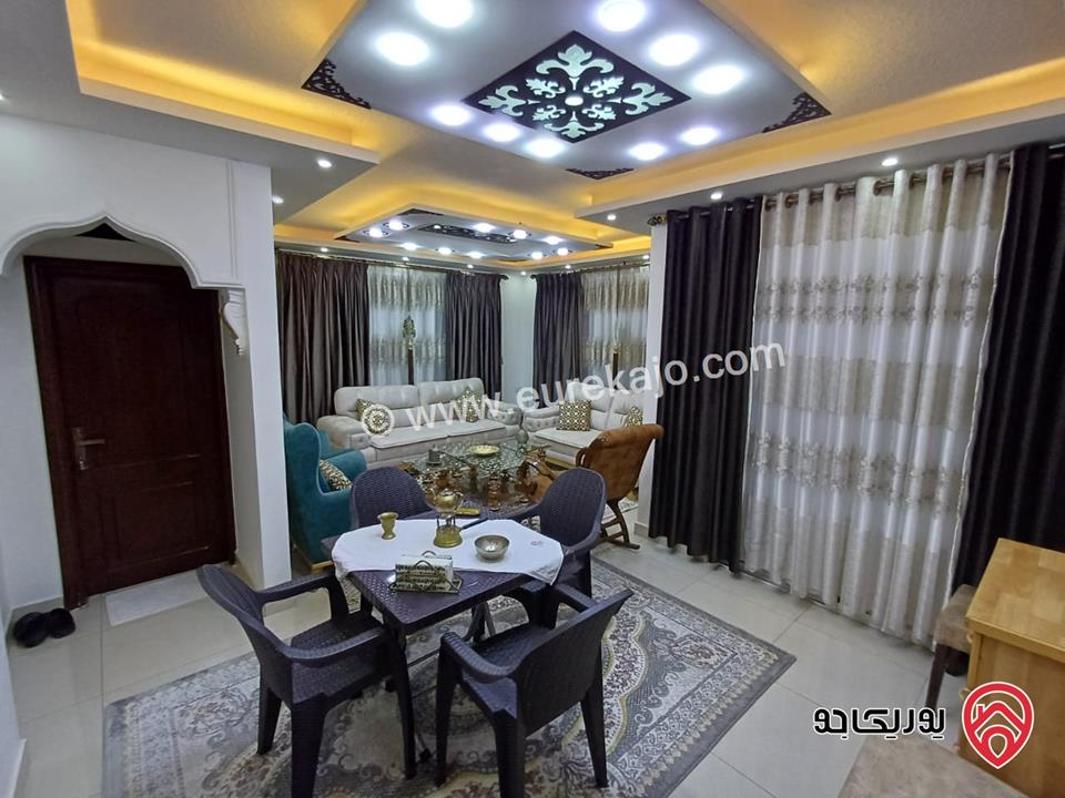 شقة طابق ثالث مساحة 140م للبيع في الزرقاء الجديدة - شارع 26