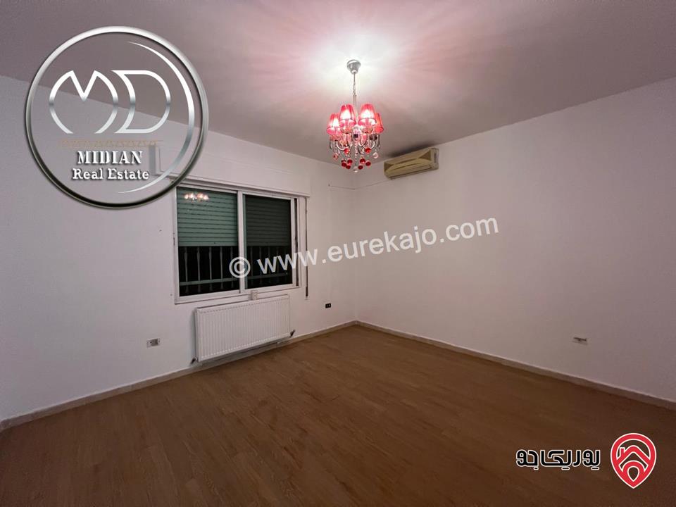 شقة للبيع في عمان - ام اذينة مساحة 135م طابق ثالث سوبر ديلوكس تصلح للاستثمار بسعر مميز