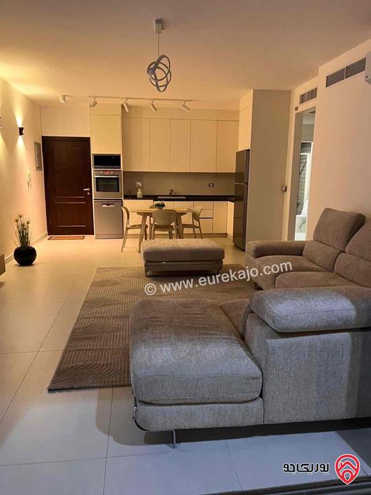 شقة ارضية مساحة 90م داخلي و 60م خارجي للايجار مفروشة في عمان - عبدون