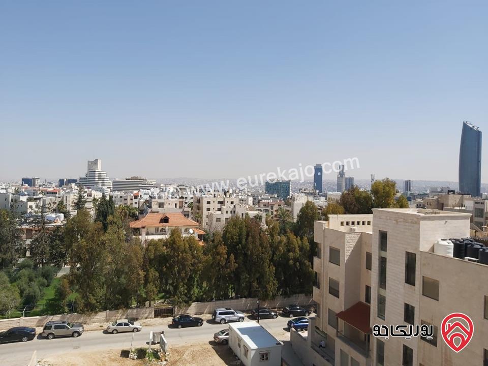 شقة دوبلكس طابق ثالث مع روف مساحة 222م للبيع في عمان - الشميساني