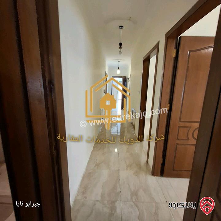 شقة فارغة طابق ارضي مع ترس مساحة 130م للإيجار في عمان - تلاع العلي 