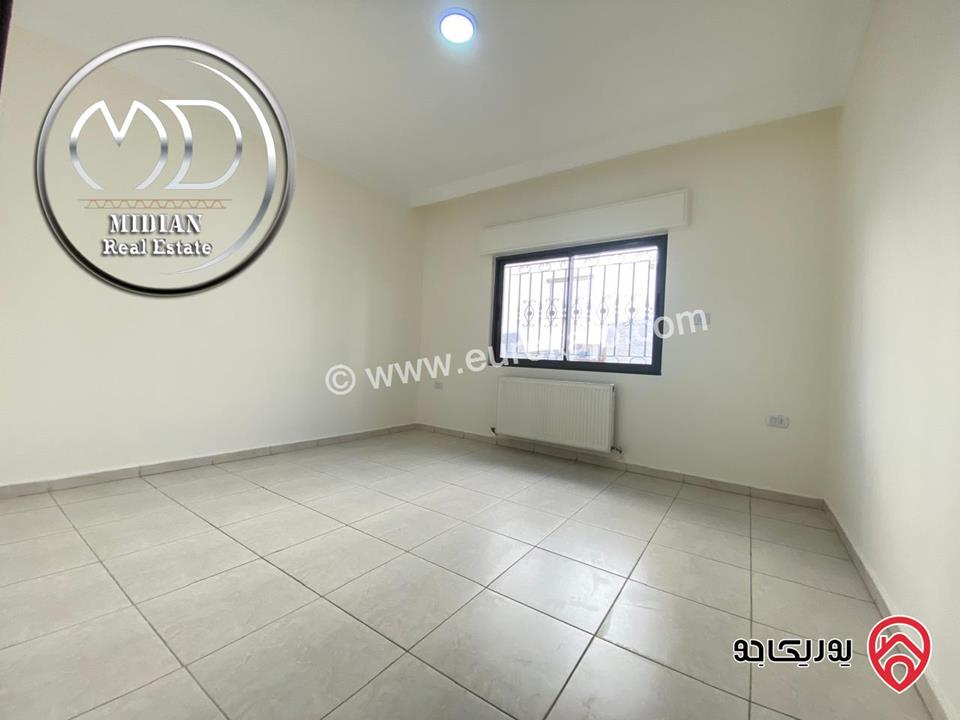 شقة ارضية فارغة للايجار في عمان - خلدا العوجانية مساحة 190م مع ترس و حديقة 120م تشطيبات و ديكورات عصرية فاخرة