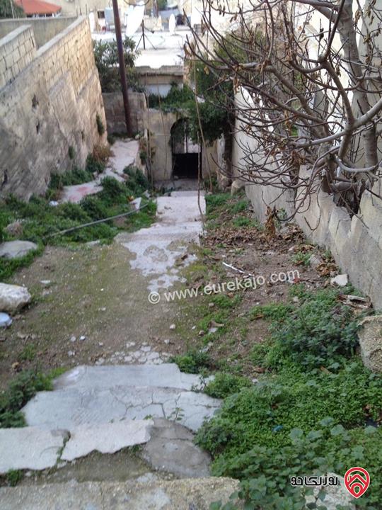 بيت قديم على أرض 707م للبيع في جبل عمان طلوع الحايك