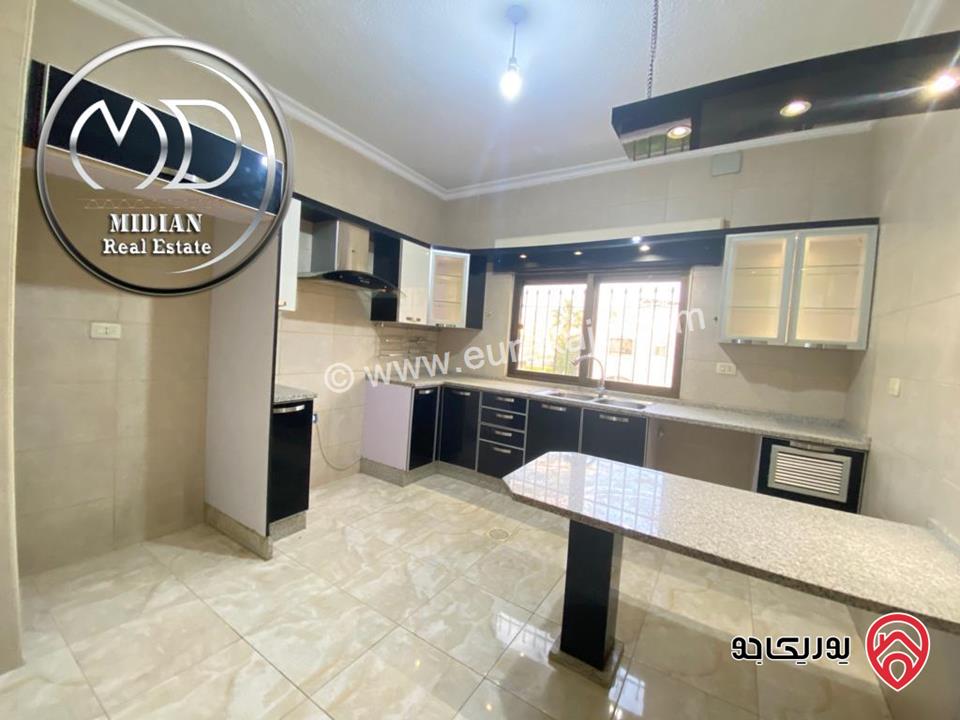 شقة ارضية فارغة للايجار في عمان - دابوق مساحة 175م مع ترس 40م سوبر ديلوكس بسعر مميز جداً