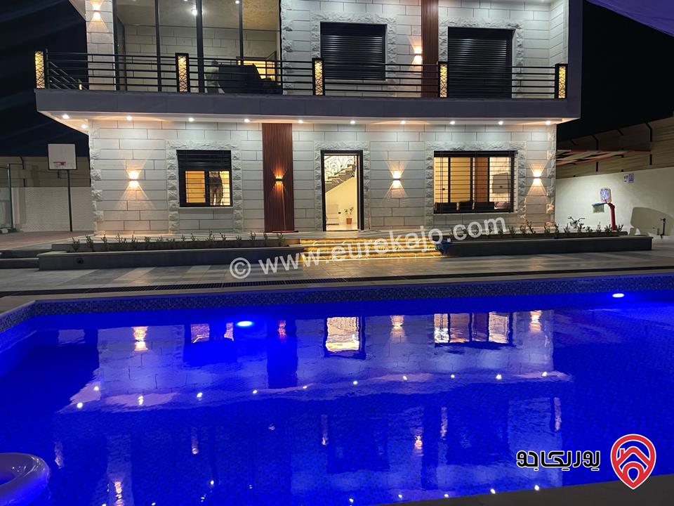 شاليه مع فيلا مساحة الأرض 750م والبناء 250م للبيع في الزرقاء - غريسا