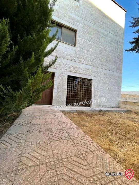 شقة فارغة مساحة 185م داخلي و 80م خارجي للايجار في عمان - أم السماق