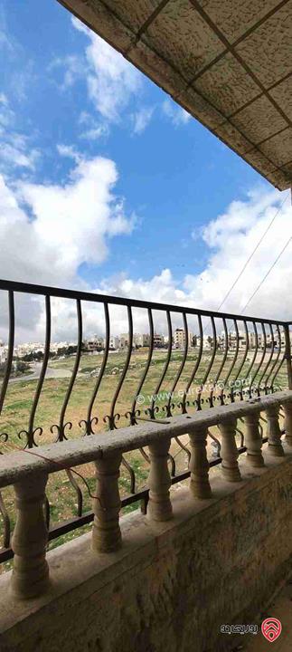 شقة طابق ثالث مساحة 273م للبيع في عمان - طبربور