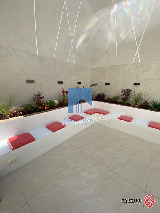 شقة فاخرة للبيع في عمان - أم أذينة قرب أبراج السادس 200م مع حديقة وترسات 250م لم تسكن