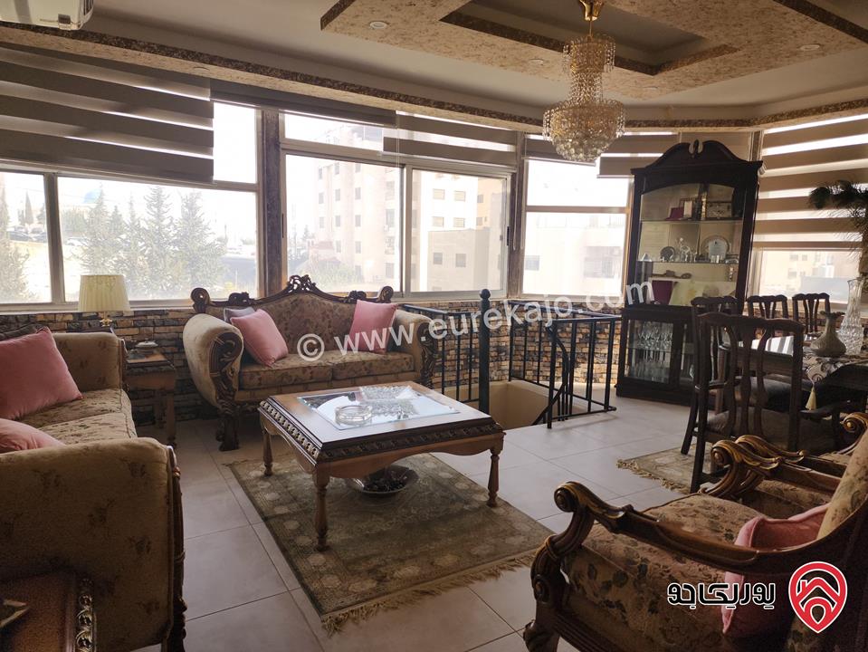 شقة طابق ثالث دوبلكس مساحة 300م للبيع في عمان - الجبيهة من المالك