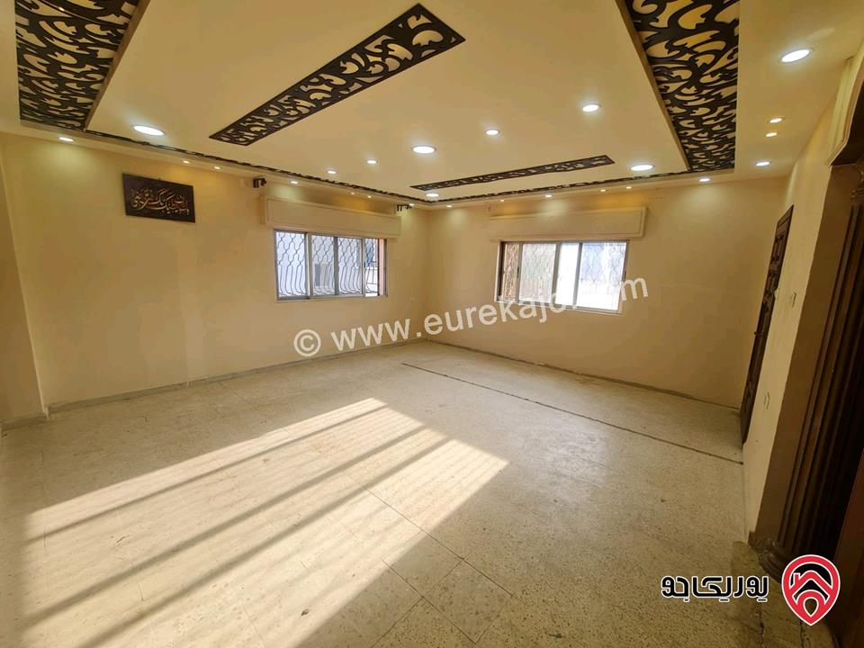 شقة ديلوكس مساحة 154م طابق ثالث للبيع في اربد بالقرب من دوار القبة 