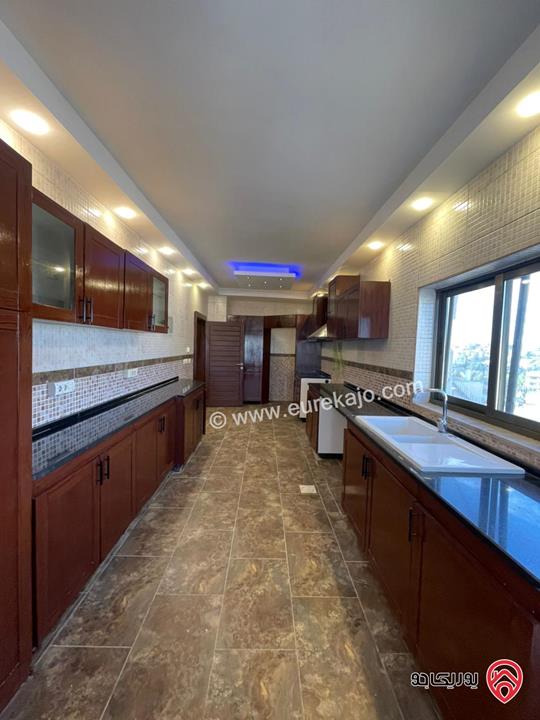 شقة فارغة طابق رابع مساحة 325م للايجار في عمان - ضاحية الرشيد