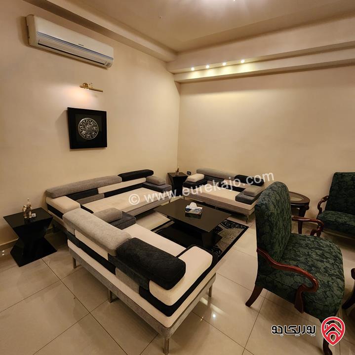 شقة فاخرة مفروشة طابق تسوية مساحة 260م للبيع في عمان - خلدا