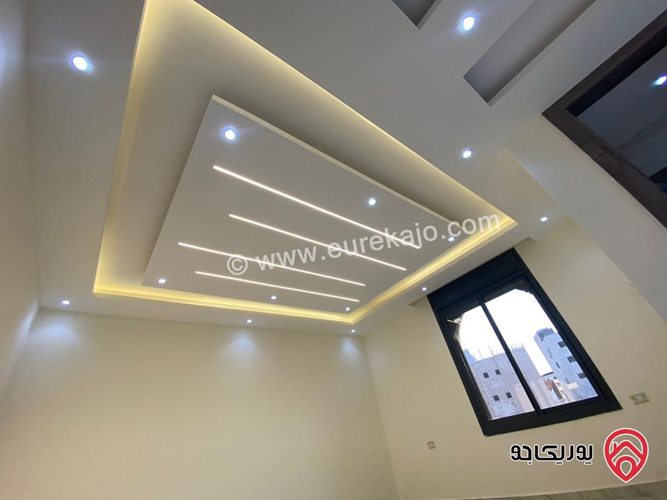 شقة مميزة طابق ثالث مع روف دوبلكس مساحة 198م مع ترس واسع 60م بمدخل مستقل للبيع في عمان - شفا بدران/ ابو نصير، دوار البحرية