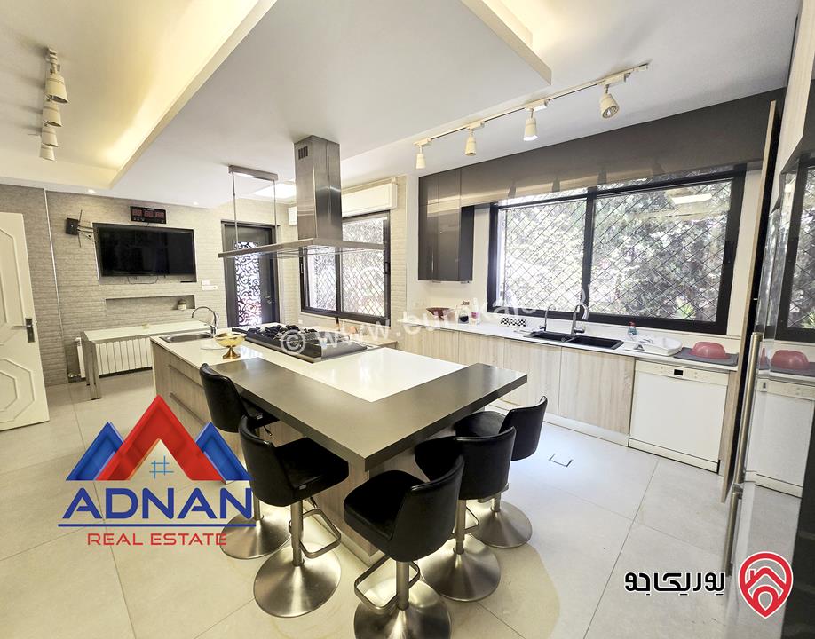 فيلا مستقلة مساحة 650م على أرض 850م مفروشة للايجار في عمان - خلدا