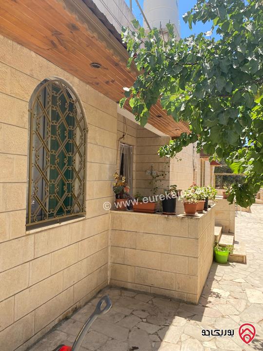 بيت مستقل مساحة 270م على أرض 870م للبيع في عمان - البنيات