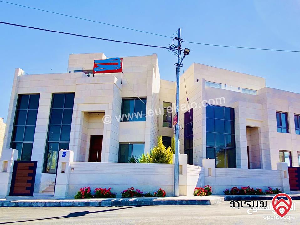 فيلا فاخرة مساحة الارض 665م مساحة البناء 665م للبيع في عمان - بدر الجديدة
