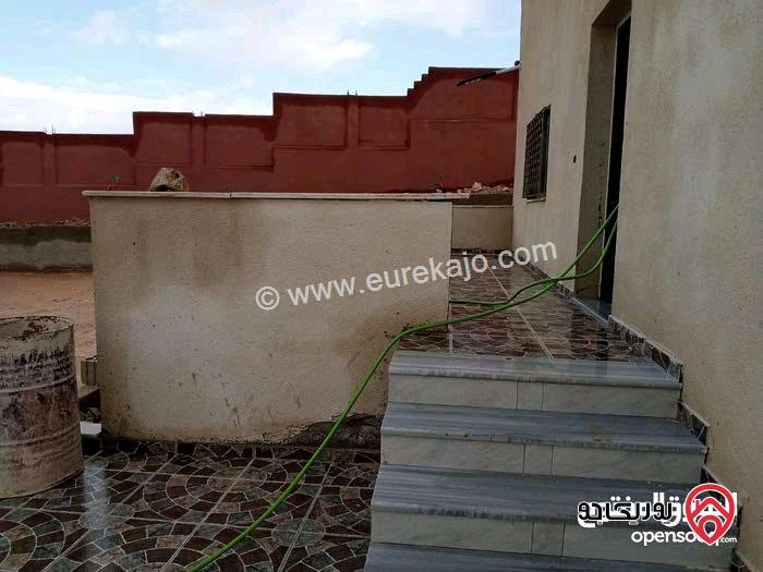 مزرعة للبيع في المفرق - بمنطقة بلعما بمساحة 3400م مسنسله سنسال جميل وضخم يوجد فيها منزل طابقين مساحته 160م ويوجد أشجار زيتون ووحمضيات وشجر زينة يوجد بئر ماء 40م ويوجد ساعة كهرباء وسور استنادي 