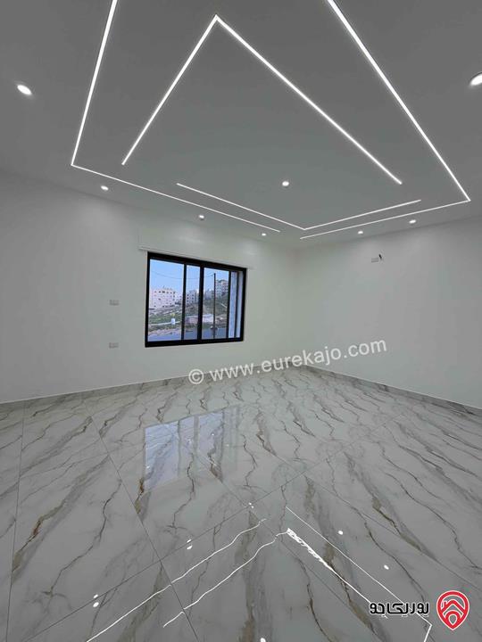 شقة طابق ارضي مساحة 170م مع ترس وكراج 100م للبيع في عمان - ضاحية الاستقلال