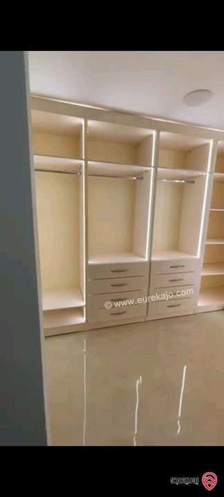 فيلا مساحة 370م على أرض 400م للبيع في عمان - الجبيهة ام زويتينة