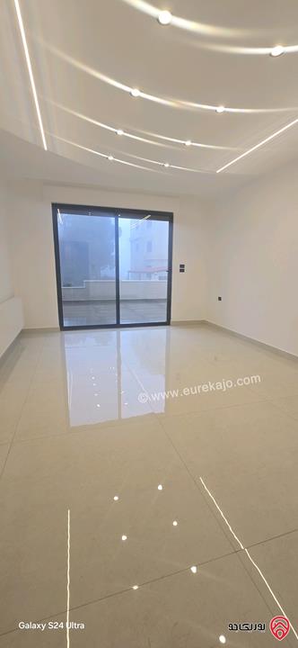 شقة أرضية مساحة 190م داخلي و 40م خارجي للبيع في عمان - مرج الحمام 