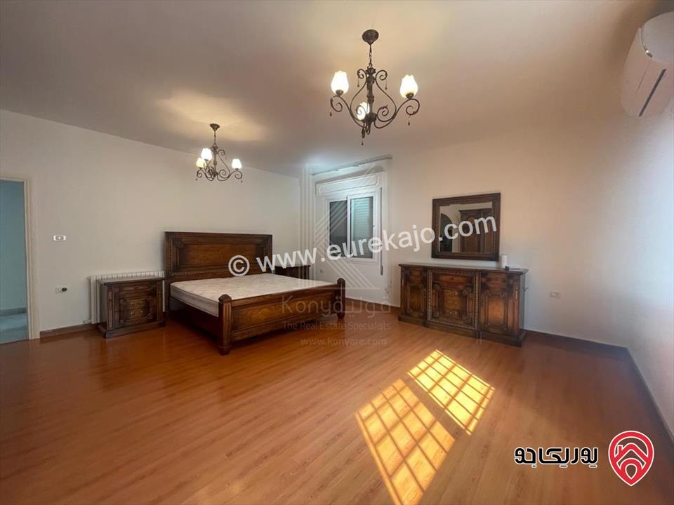 شقة مفروشة طابق ارضي مساحة 220م داخلي و 200م خارجي للايجار في عمان - عبدون