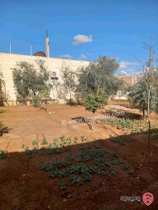 بيت مستقل مساحة 230م على أرض 950م للبيع في عمان - منطقة رجم الشامي 