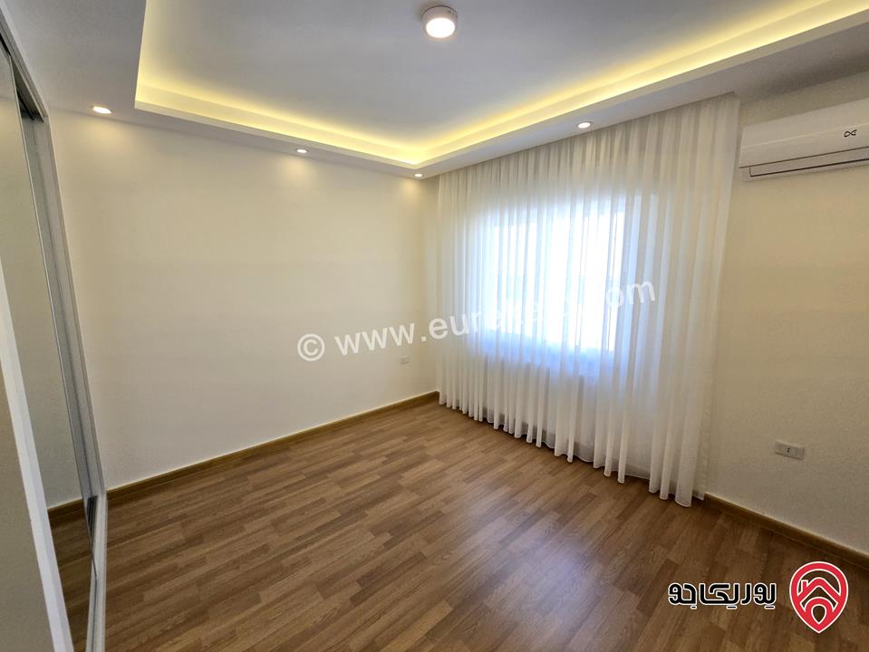 شقة فخمة مفروشة طابق ثالث مساحة 200م للإيجار السنوي في عمان - عبدون الحي الدبلوماسي 