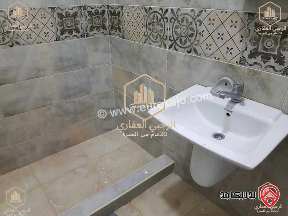 شقة مجددة مساحة 175م ارضية للايجار في عمان - اللويبدة