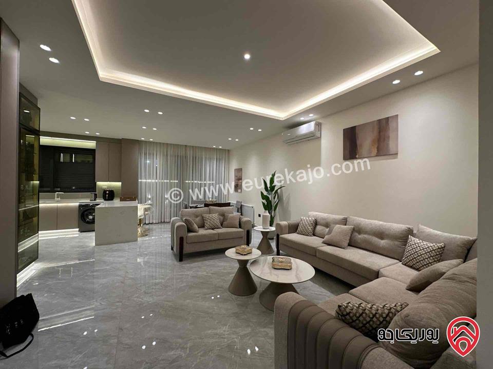 شقة ديلوكس مفروشة طابق أرضي مساحة 110م داخلي و 150م خارجي للايجار في عمان - حي الديار ديرغبار