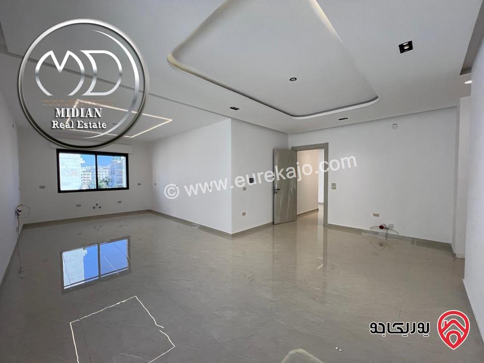 شقق ارضي و شبه أرضي جديدة للبيع في عمان - حي الصحابة مساحات 180م مع تراسات و حدائق بأسعار مميزة