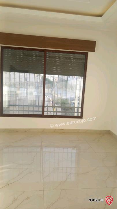 شقة طابق أول مساحة 205م للبيع في عمان - الجبيهة