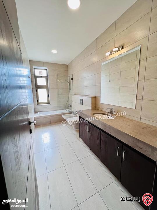 شقة فاخرة مفروشة مساحة 240م للايجار في عمان - عبدون 