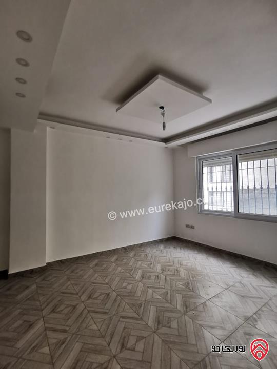 فيلا مع شقتين مساحة 800م على أرض 750م للبيع بإطلالة خلابة في عمان - بدر الجديدة من المالك مباشرة 