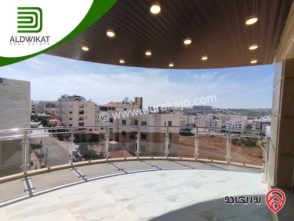 شقة طابق أخير مع روف مساحة البناء 360م ومساحة الترس 100م للبيع في عمان - خلدا