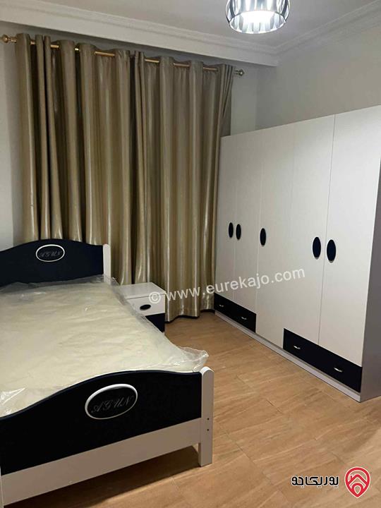 شقة طابق رابع مع روف مساحة 220م للبيع في عمان - ام السماق من المالك