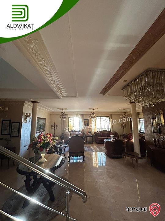 فيلا مستقلة مفروشة للبيع في عمان - ناعور مساحة الارض 1050م ومساحة البناء 1000م ومساحة الحديقة 400م ومساحة الترس 200م موقع اطلالة رائع ومميز